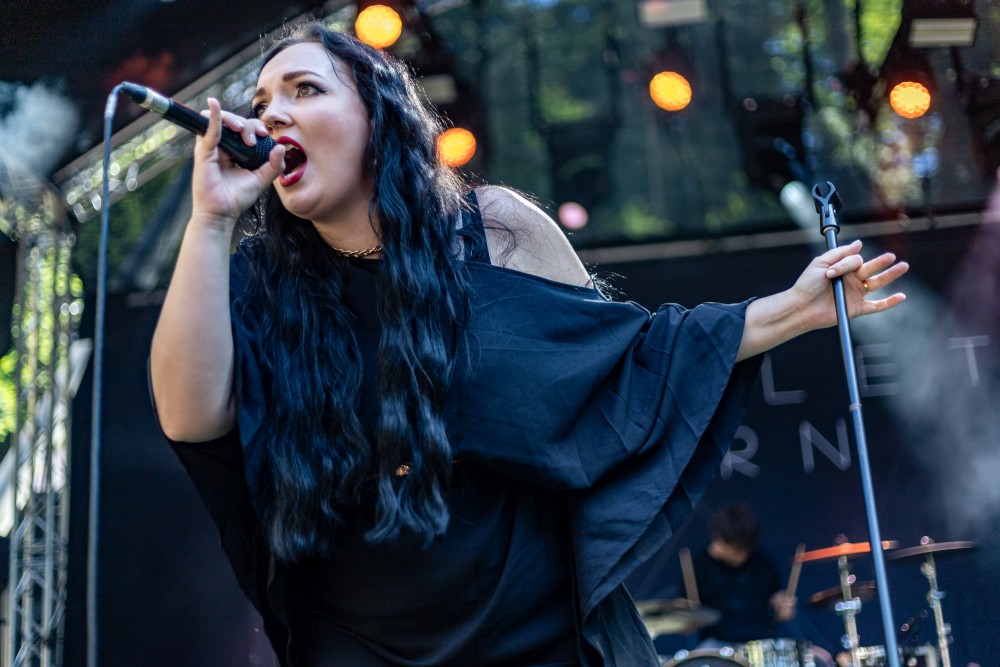 Scarlet Dorn beim Feuertal Festival