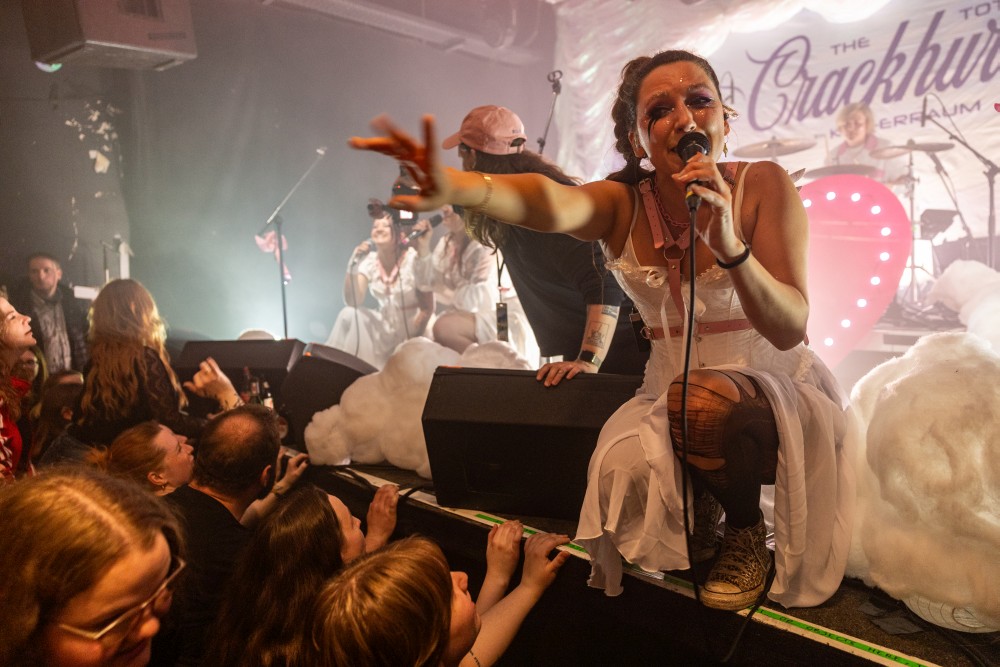 The Toten Crackhuren im Kofferraum im Gebäude 9 Köln